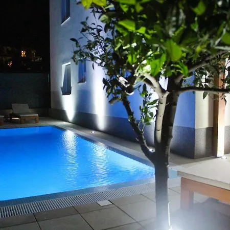 Luxury With Private Pool * Τρογκίρ