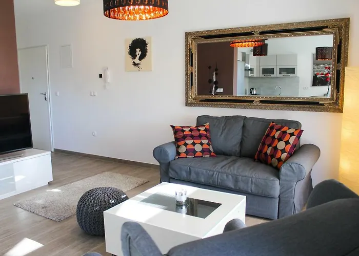 Luxury With Private Pool Apartman